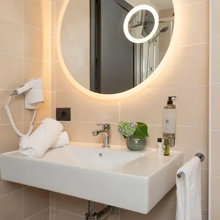 Plaza Hotel 4*